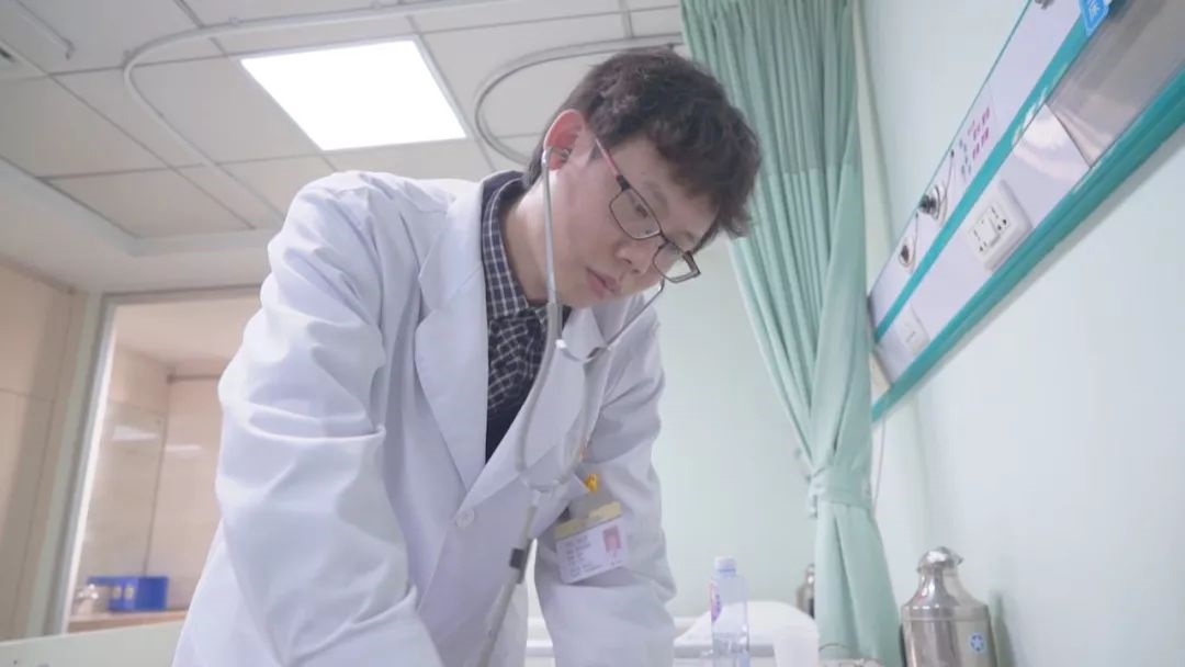 盡職盡責(zé)好醫(yī)生，他是心血管病患者的“生命守護(hù)神”