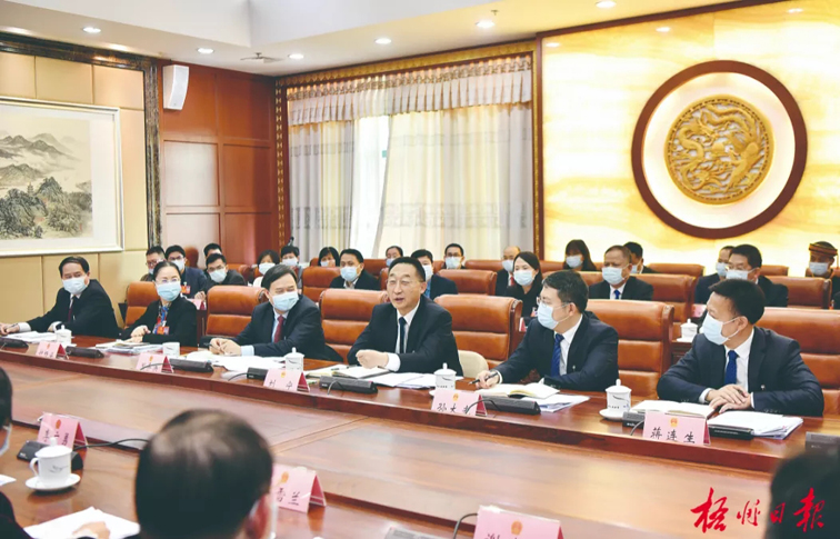 順流而下立潮頭，溯流而進(jìn)爭(zhēng)上游！劉寧參加梧州市代表團(tuán)審議