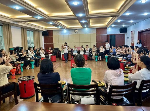 梧州市總工會(huì)女職工委員會(huì)開展“黨旗領(lǐng)航聚合力，情暖巾幗綻芳華” 主題活動(dòng)