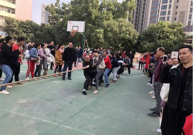 龍圩區(qū)總工會(huì)開(kāi)展“慶元旦、迎春節(jié)”職工趣味體育活動(dòng)
