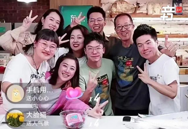 打工新鮮事丨一邊“上課”，一邊“賣大米”，被他的直播語錄圈粉了~